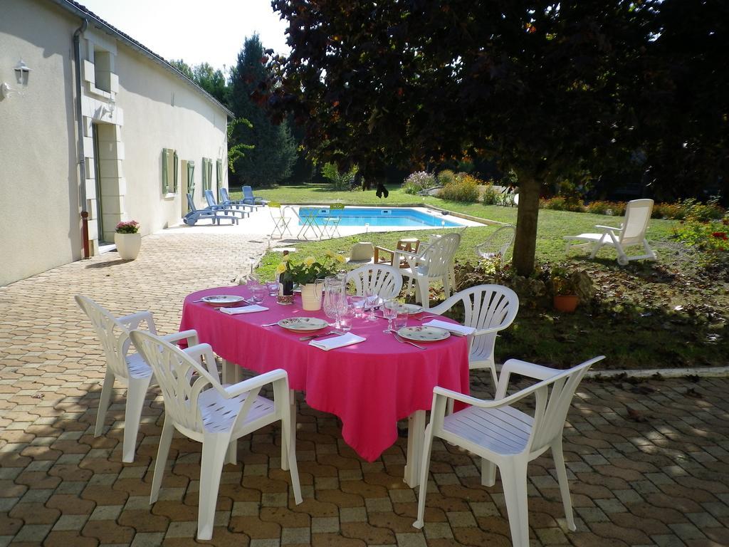 Logis Du Jacquelin Hotel Doussay Exterior photo