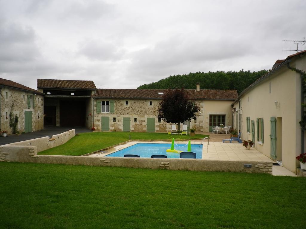 Logis Du Jacquelin Hotel Doussay Exterior photo